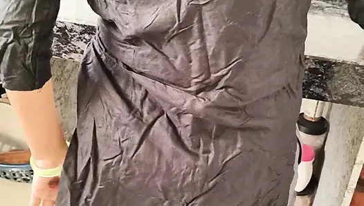 Pati ne apne patni ko romantic mood se chut ki chudai kiya aur chut ka maza liya . Indian desi village hindi viral sex videos