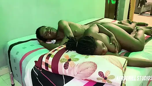 Ngentot memek sempit sahabatku
