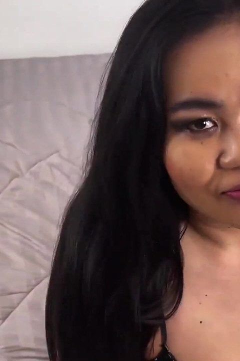Tuktukpatrol. Heet Thais meisje wordt hard gestraald