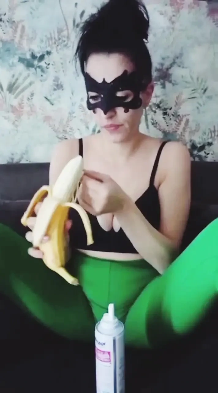 Do a on a banana, very sensual