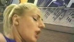 Szwedzki seks analny na stacji metra