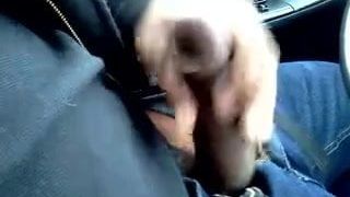 Утренняя мастурбация в машине