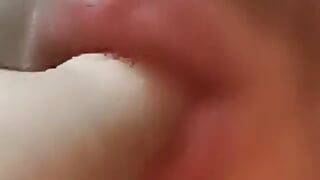 Ejaculação de esperma no meu buraco da boca