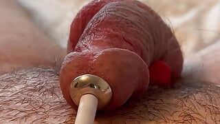 Îmi fut prostata cu ejaculare electrică cu un sunet lung de prostată și dop de penis cu electrod în cur
