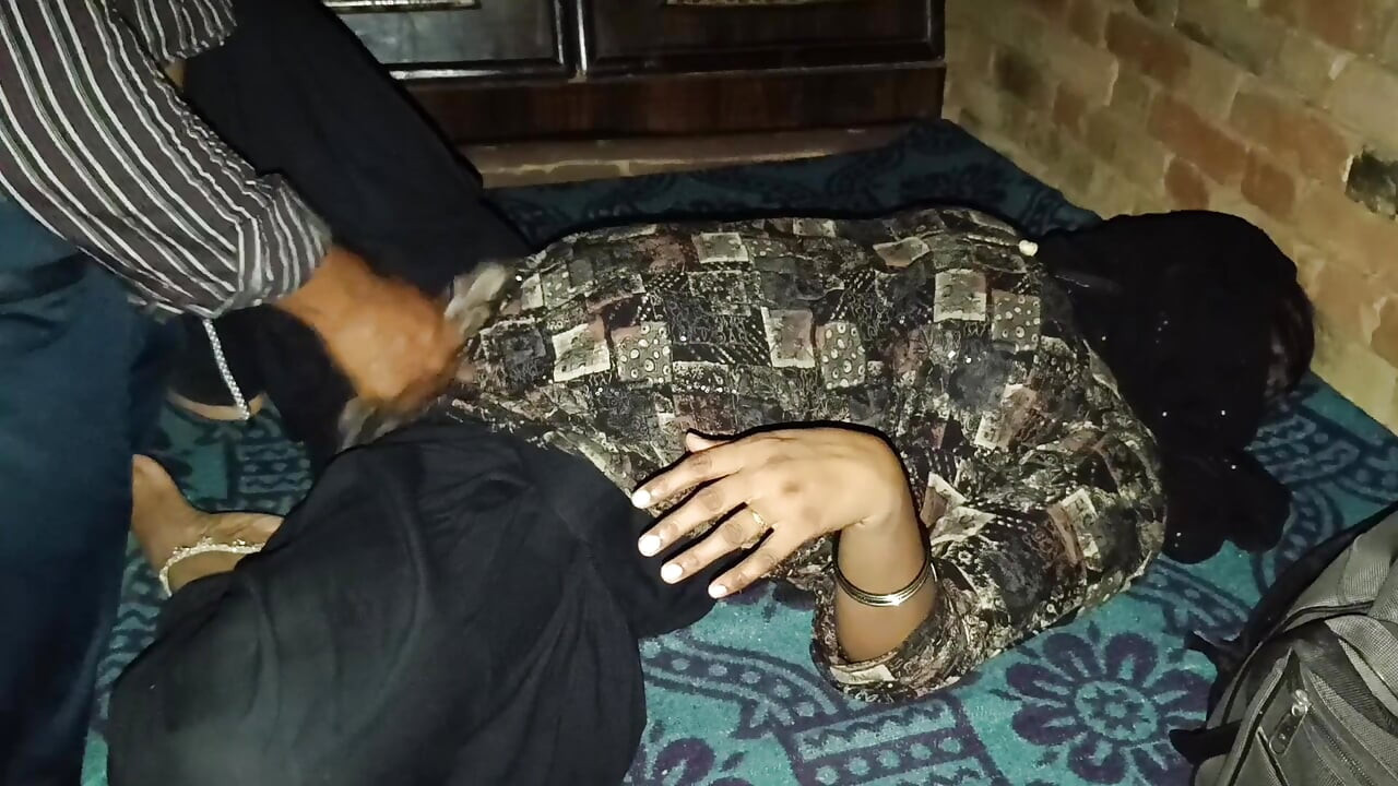 Bhabhi חמה דסי עם תחת