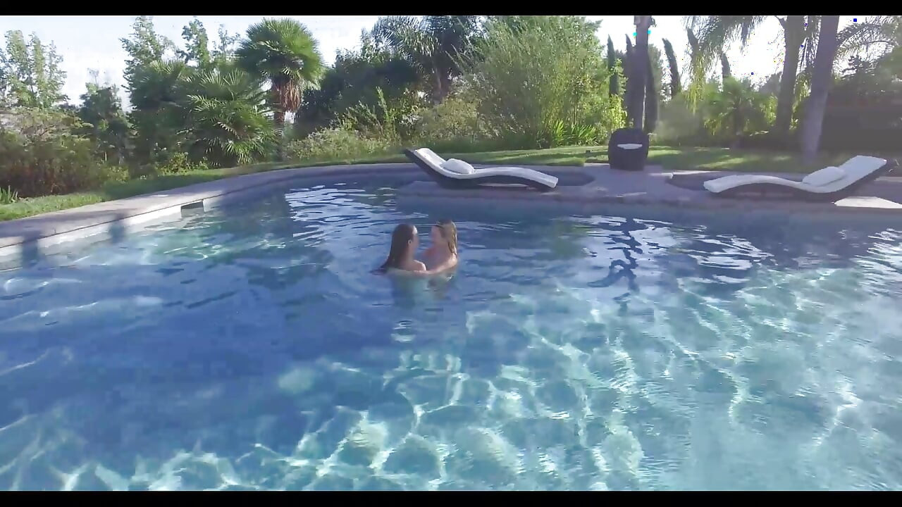 수영장에서 혼자 시오후키