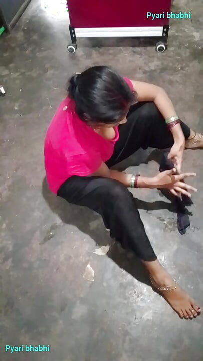 Water came out of the hand of brother-in-law's penis, desi sexy video, sexy video, sex video.