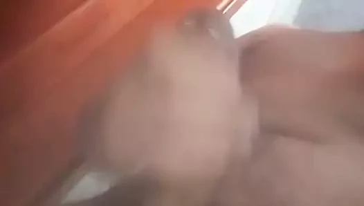 Sadece bana sert ve ıslak aletimi gösteriyorum