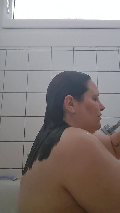 Mă duc să înot