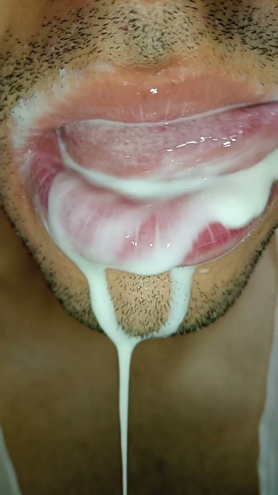 Sperma suuhuni, leiki spermallasi ja niele se, seksikäs, femboy, trans, homo tuhma, kieli, sloopy, sixpack, fitness teini | Klippi 1