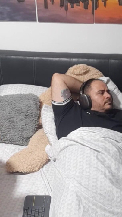 我和继父一起换衣服，而他却不看我 |剪辑 1