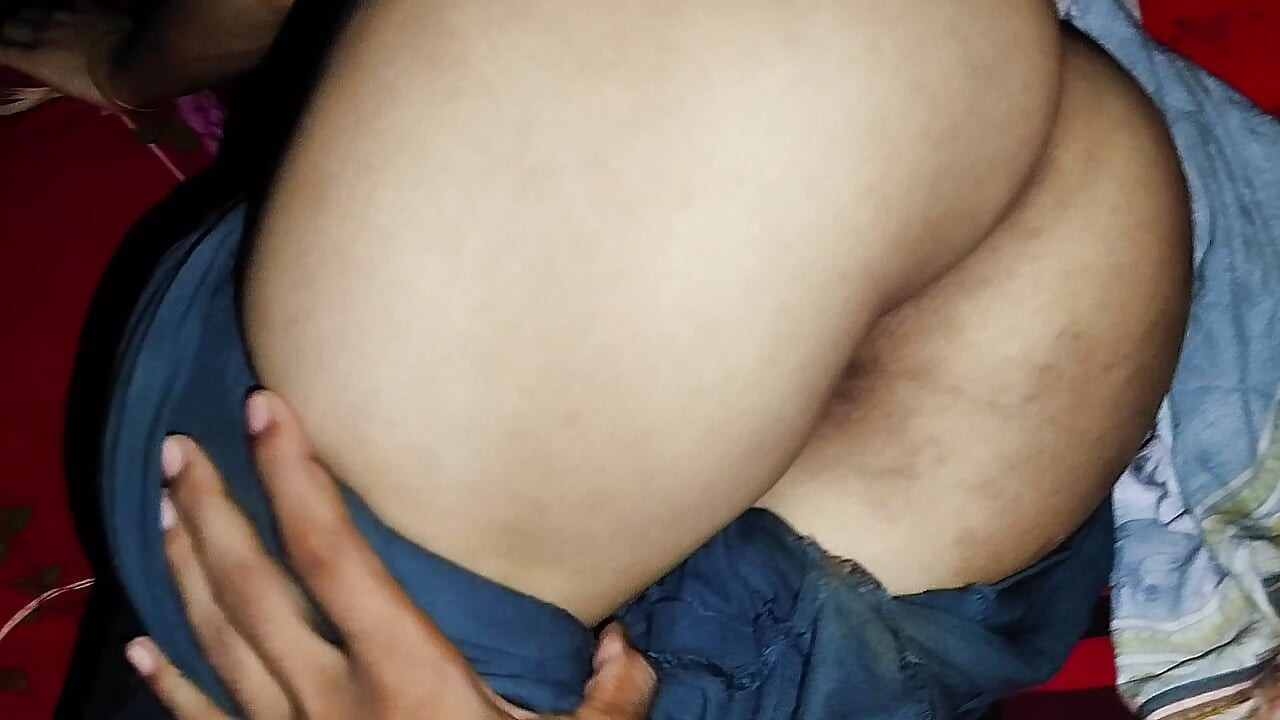 18 fată sexy bengaleză, pizdă mică și țâțe fierbinți lăptoase