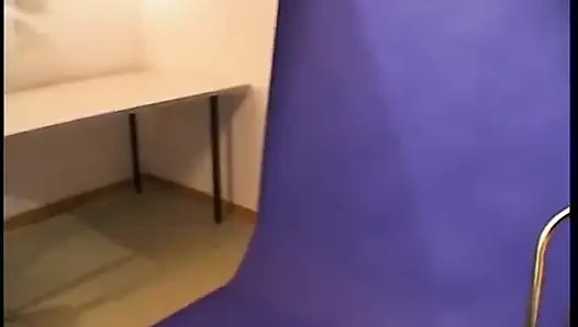 Cewek cantik Asia disetubuhi oleh kontol putih