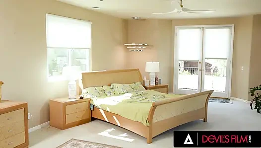 Film mesum - kompilasi ngentot hot bareng babysitter selama 1 jam!