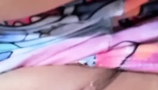 Memek sempit ibu tiri ini dientot habis-habisan sama kontol besar ibu tirinya sendiri