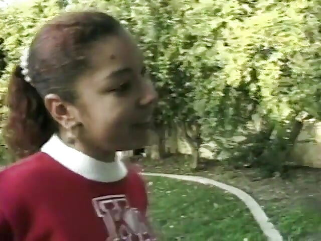 Honey skin cheerleader gets her cunt licked before sucking guy's dong