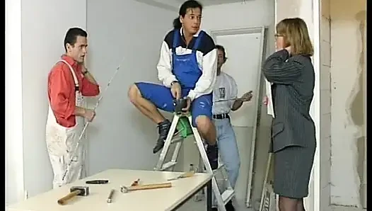 За немецкими дверями усердно трахают