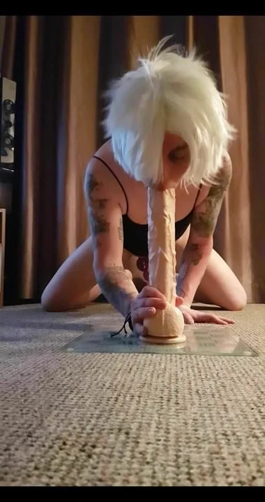 Tranny tammy sucking her rambone clean