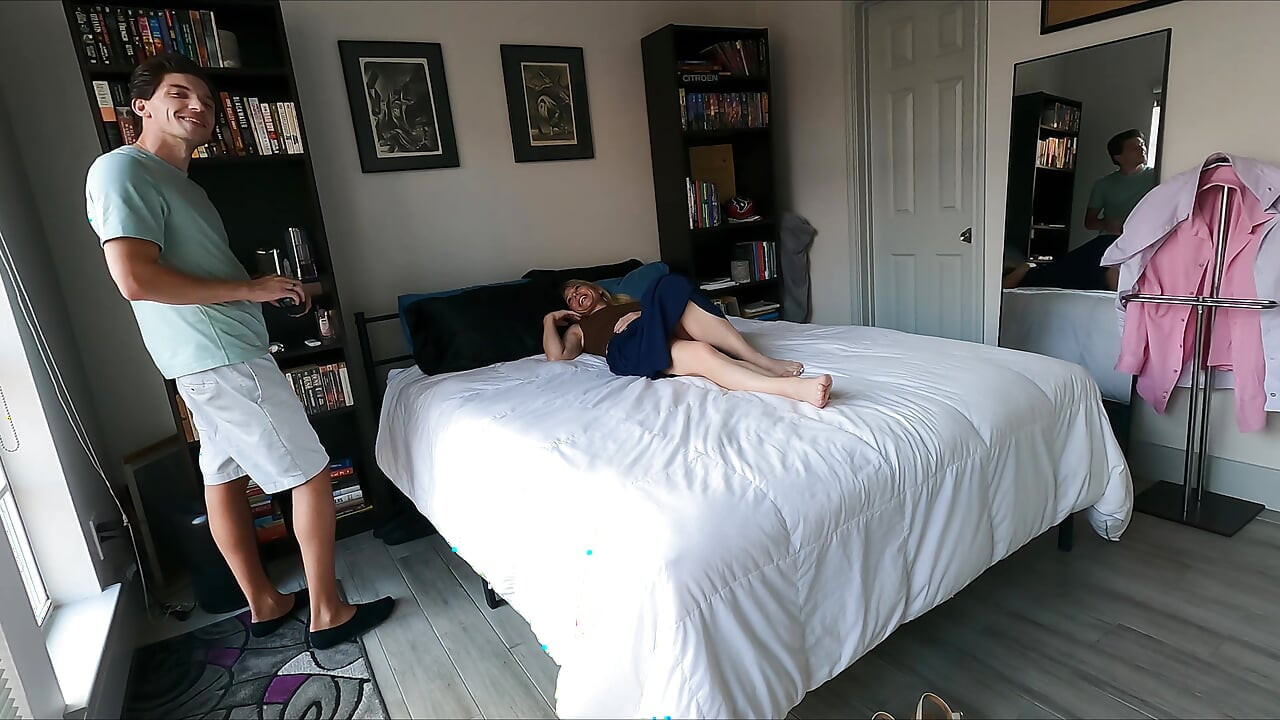 Lonely Wife Meets BWC Bull & Gets Her Ass Pounded
