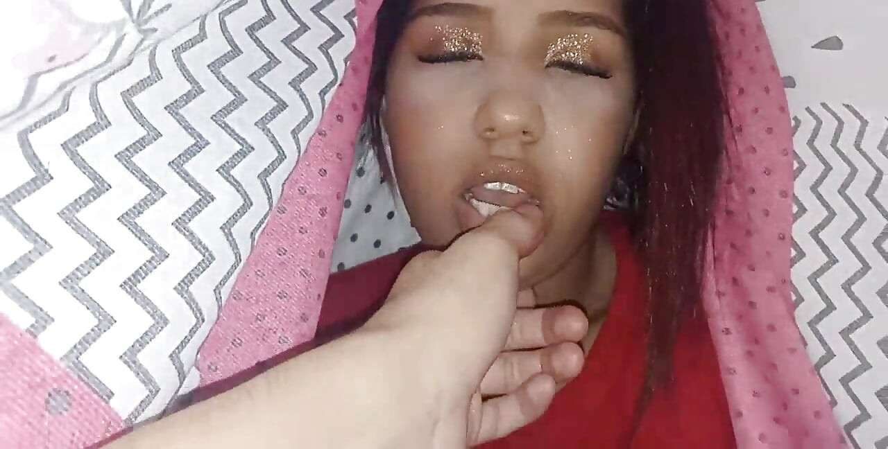 I Was Playing and My Girlfriend Gets Under the Covers and Starts to Masturbate Me