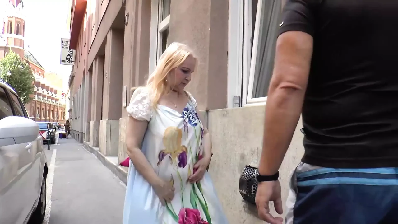 Picked up granny gets slammed and jizzed on pussy