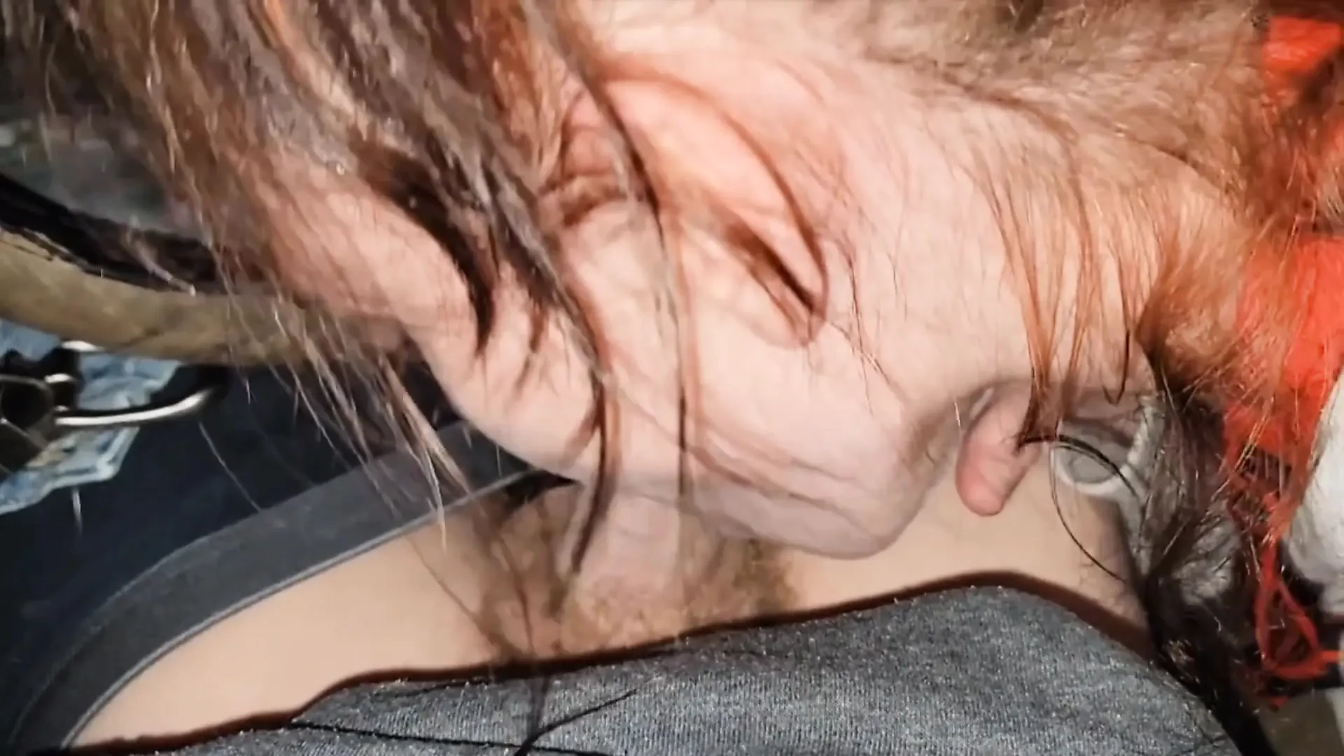 漂亮少女在车里抽干我的大鸡巴！