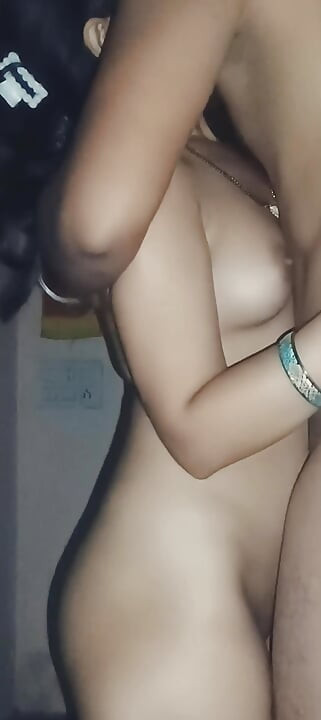 Sexo a três marido e a serva se uniram e me foderam intensamente