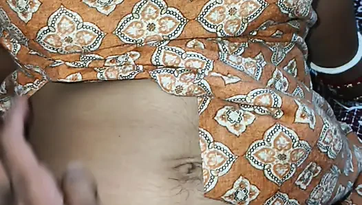 Old buddi aunty ki hot salwars soot me kapra kholi