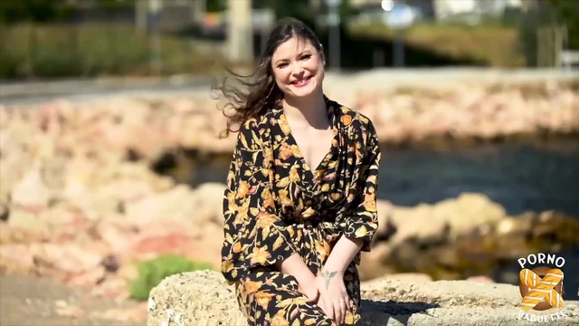 Aurora, beautiful milf, has two cocks for a good fuck