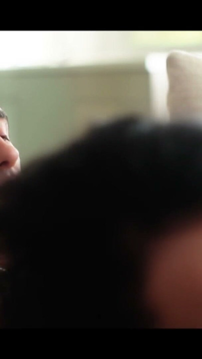 Seksi hatun sıkı amını üzerinde zıplatmadan önce şişman bir yarağı emiyor | Klip 2
