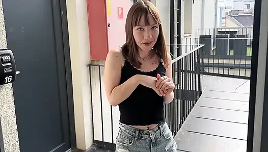 Komşum tuz için geldi ama beni sikmek istedi!! Kate Quinn ve Jimmy Bud