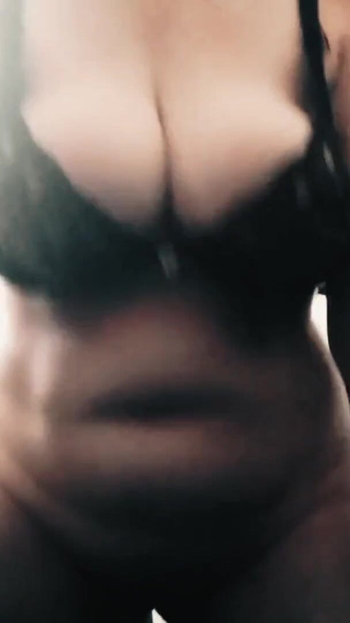 Real Stepmom 57 year old, shows me her big Natural Tits.Homemade 018 | Clip 1