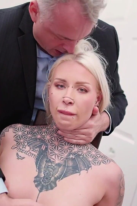 Σέξι ξανθιά πριγκίπισσα 69 Έχω τη δουλειά μου στον κώλο