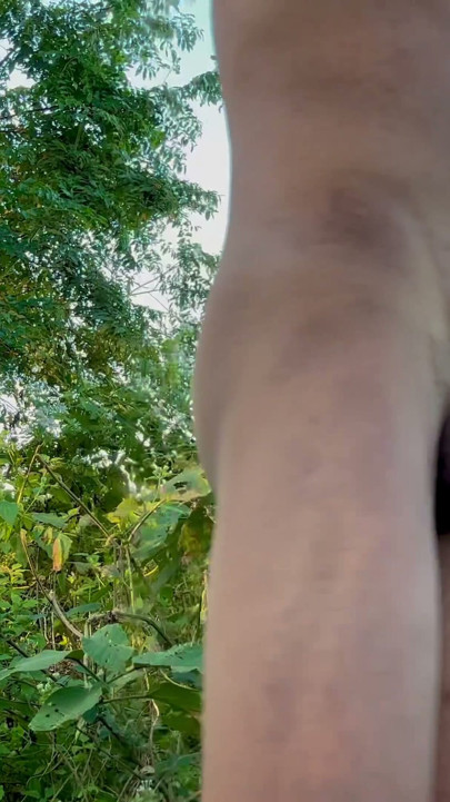 德西年轻的独奏男孩在丛林中自慰 | 短片 3