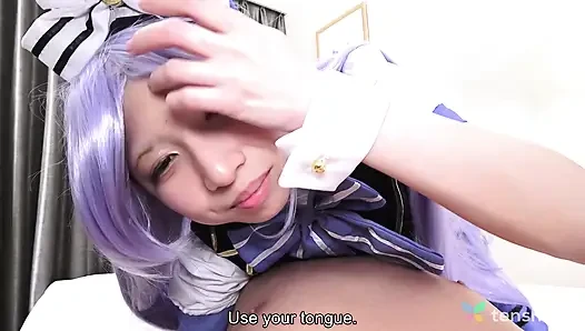 Reika Asakura в костюме сегодня раздвигает свою киску, раскрытую для нас