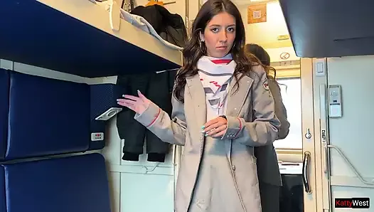 Seks z dyrygentem w pociągu, mam nadzieję, że nie zostaje zwolniona