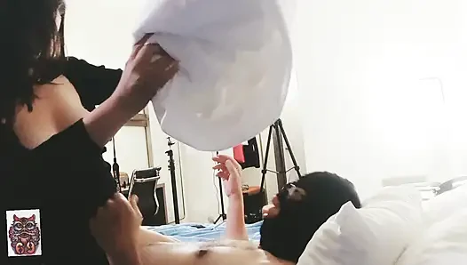 Posisi cowgirl di balik layar dan topless di lokasi syuting diskusi episode 0421 milf meksiko seksi