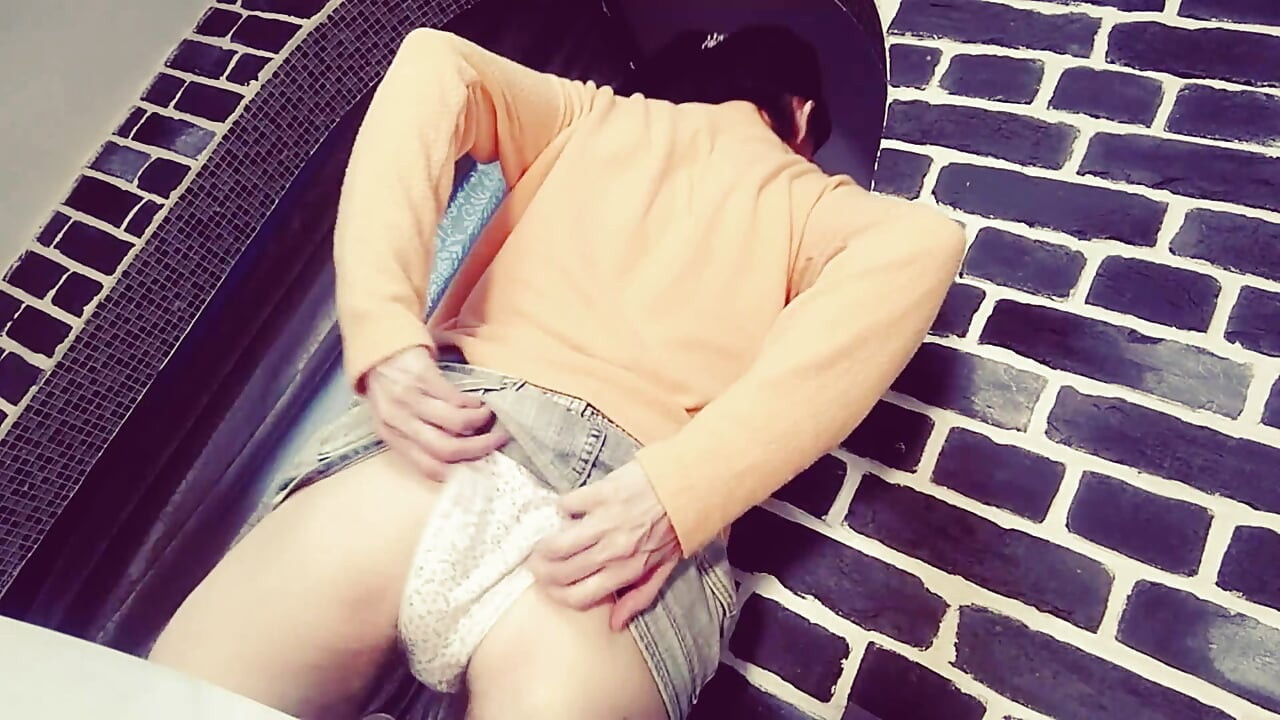 Tu veux voir ce qu'il y a dans ma culotte ? mais je ne vais pas montrer) Ginnagg
