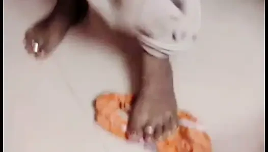 Desi tamilische ehefrau renu nasser nackter körper handtuch trocken &langsam sari-anziehen necken! Indianhotwifex