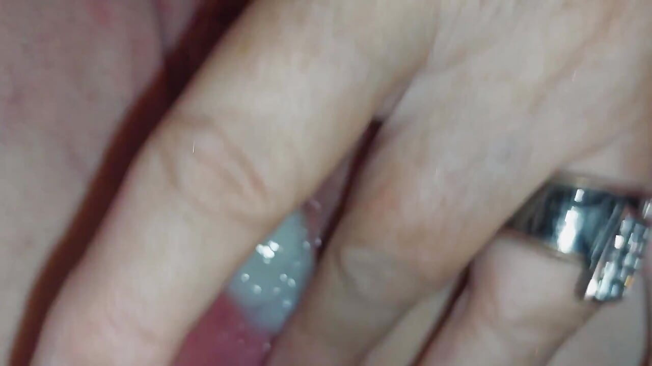 Sexy zralá děvka dostane creampie