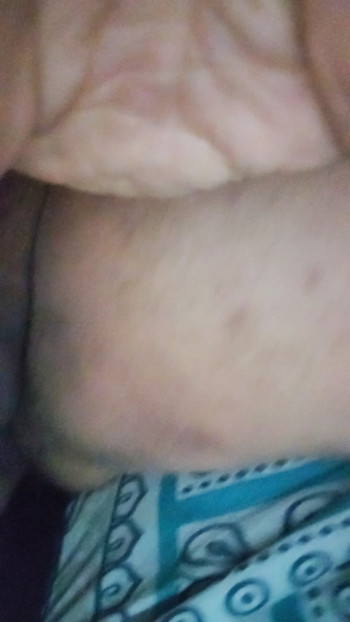 Paja con pene medio erecto