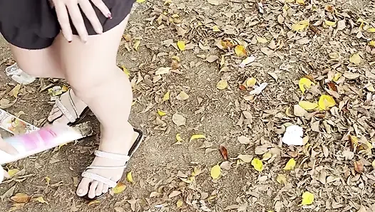 Gadis Kolombia Masturbasi Di Depan Umum Di Jalan