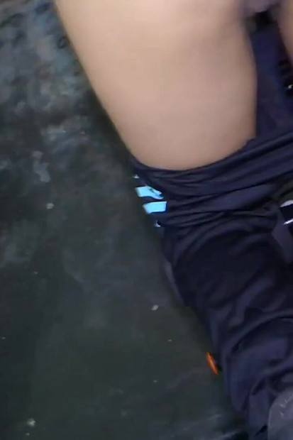 वह व्यायाम करती है और गांड में चुदाई करती है - मेरी गांड में वीर्य निकालना