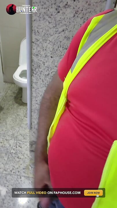 Me Masturbando No Vestiário