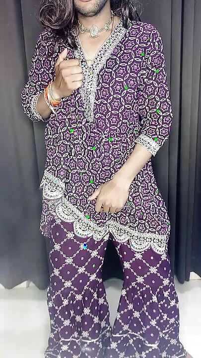Kakak ipar India lagi sendirian di rumah pakai vibrator