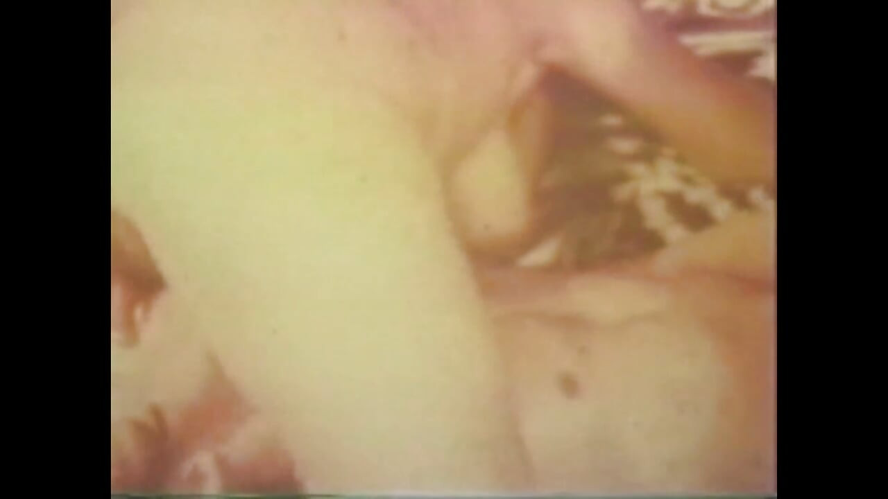 לסביות מזיינות את הגבר