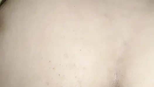 Die Freundin der Mutter bewegt diese Latzhosen besser als meine Freundin