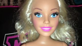 Éjaculation sur Barbie 4