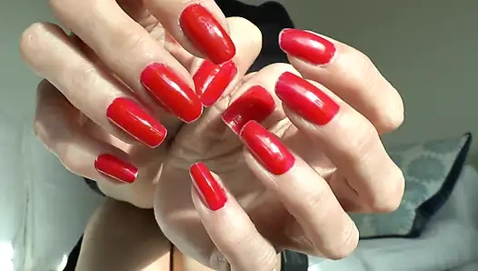 Budak seks dengan pulpen, kuku merah yang aduhai, victoria valente