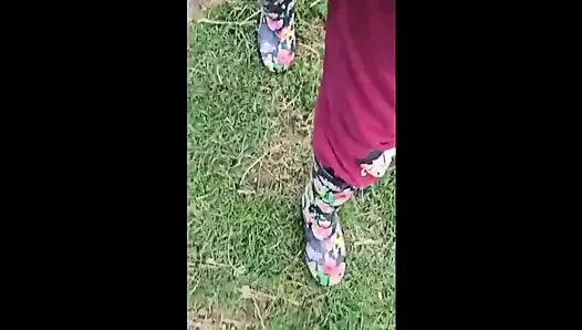 Oh lastik yağmur çizmelerimin içinde olduğu tüm o farklı açılara ve yerlere bakın, seksi boyutum 6 feet 6 feet onların zevkini çıkarıyor